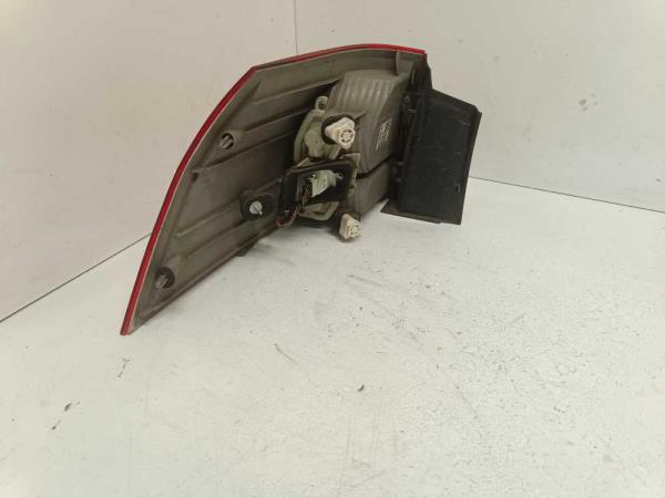 FEU ARRIERE DROIT OPEL VECTRA C BREAK - Vue 2